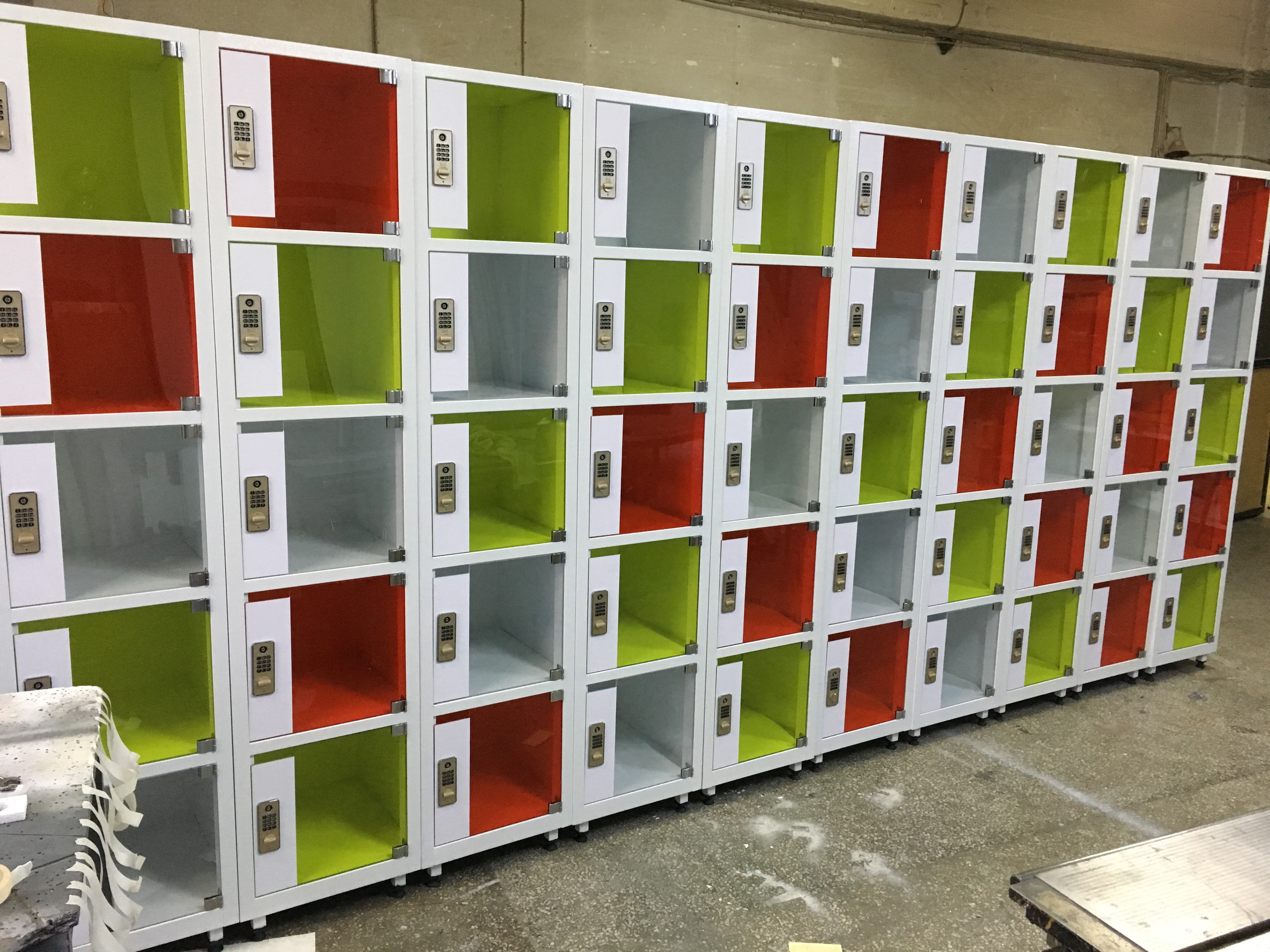 5 Kapılı Pleksi Kapaklı Elektronik Kilitli Personel Dolabı